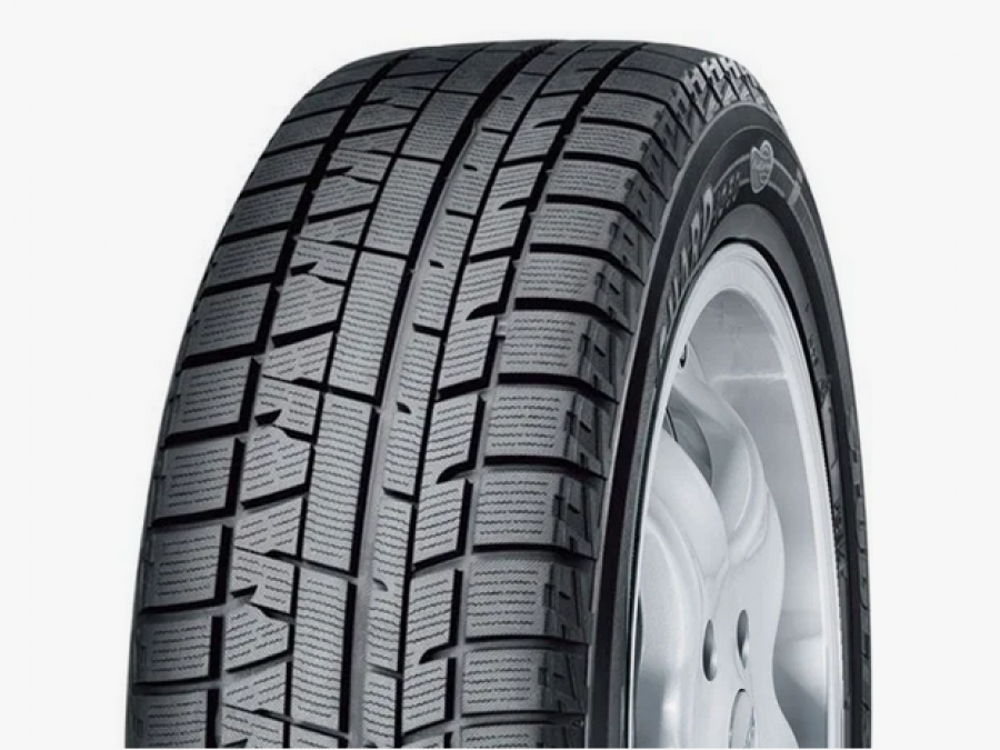215/65 R17 Yokohama Ice Guard Studless G075 99Q